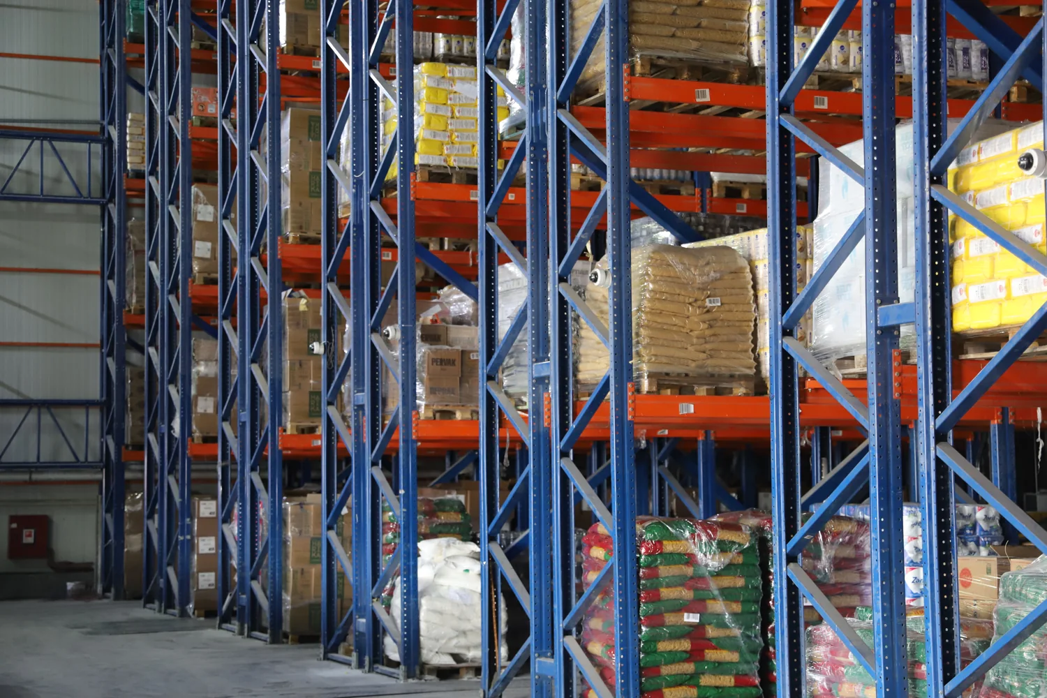 Avrora distribution and warehouse centre